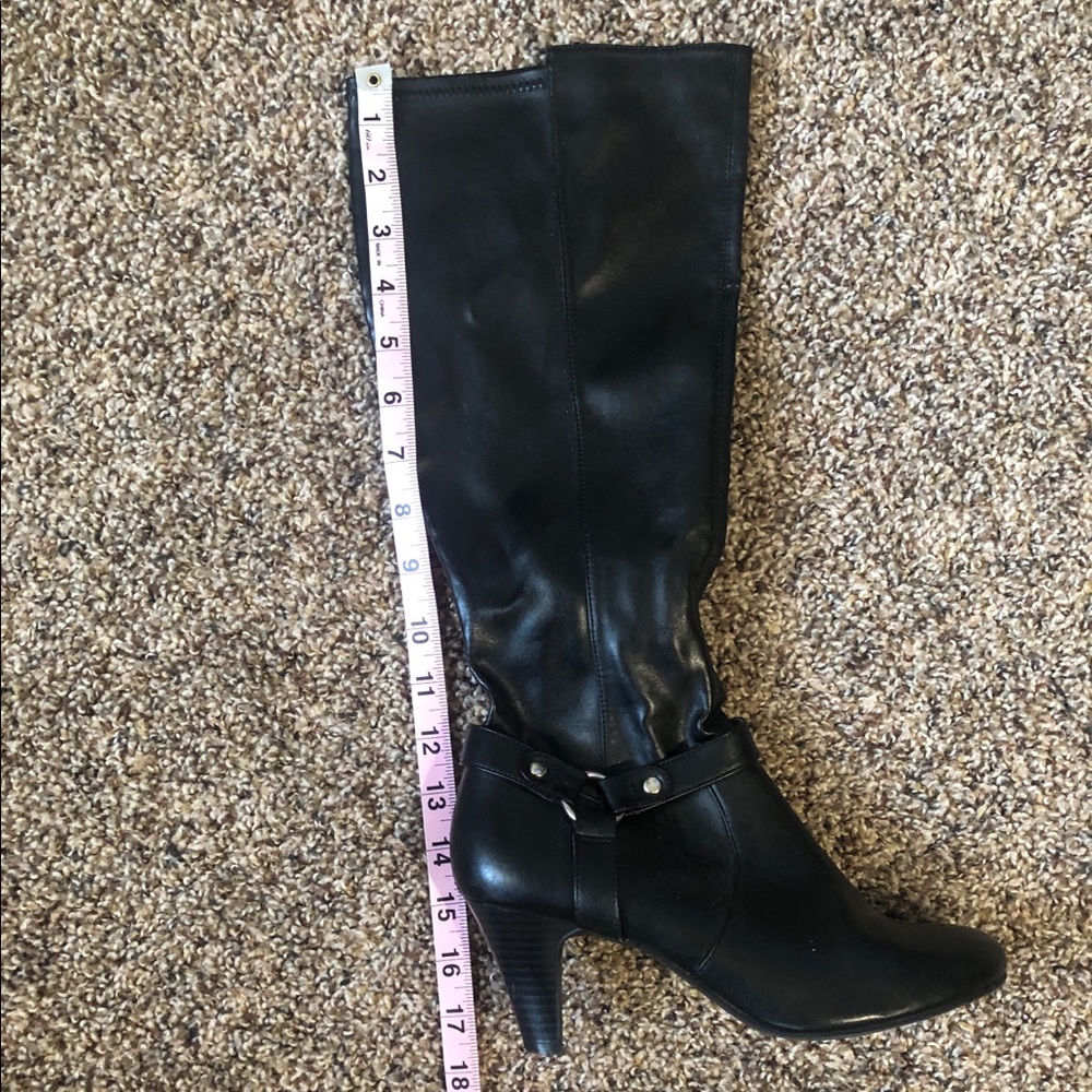 Black Boots - Picture 5 of 6